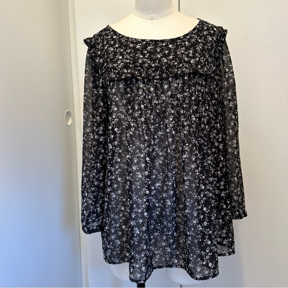 GAP! Black Multicolored Floral Print Sheer Peasant Blouse with Ruffles & Pleats